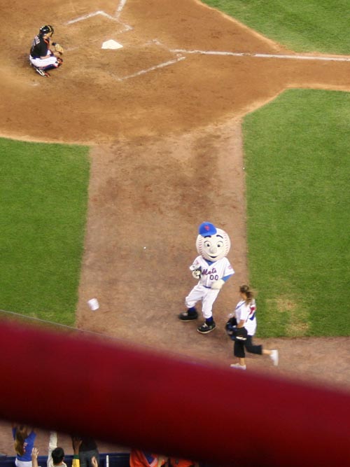 Mr. Met, Mets vs. Phillies, June 7, 2007, Shea Stadium, Flushing Meadows Corona Park, Queens