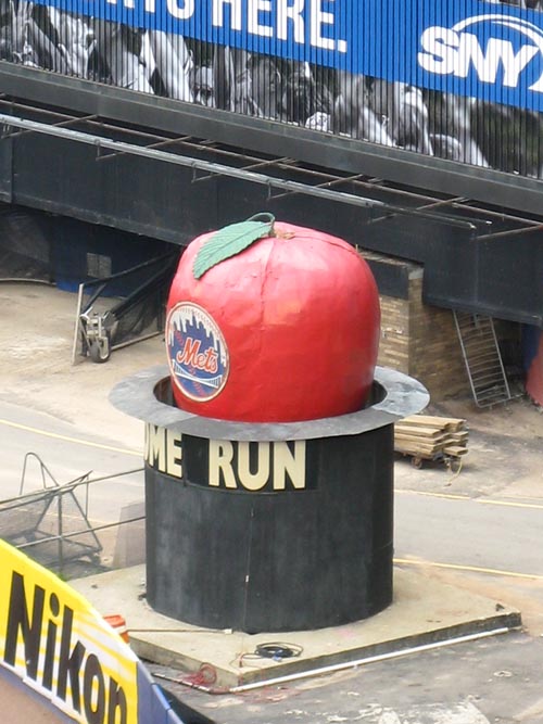 Home Run Apple, New York Mets vs. Florida Marlins, Shea Stadium, Flushing Meadows Corona Park, Queens, August 10, 2008