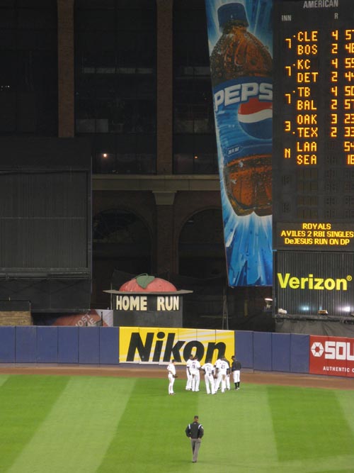 Injury, New York Mets vs. Chicago Cubs, Shea Stadium, Flushing Meadows Corona Park, Queens, September 22, 2008