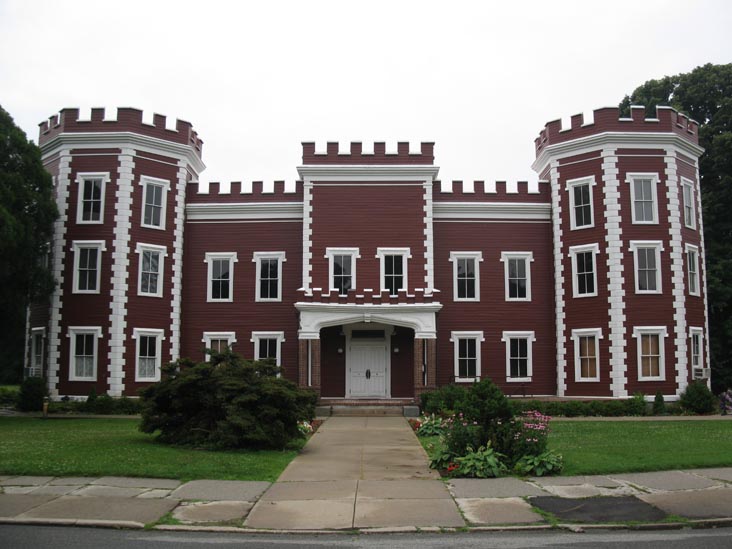Fort Totten Officers' Club, Weaver Road at Totten Avenue, Fort Totten, Queens, July 3, 2011