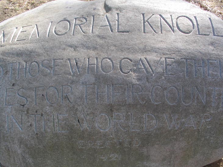Kissena Park World War Memorial, Memorial Knoll, Kissena Park, Queens