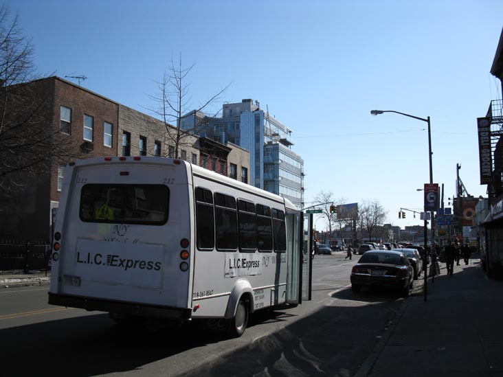LIC Express Shuttle Bus, Vernon Boulevard and 49th Avenue, Hunters Point, Long Island City, Queens, February 21, 2010