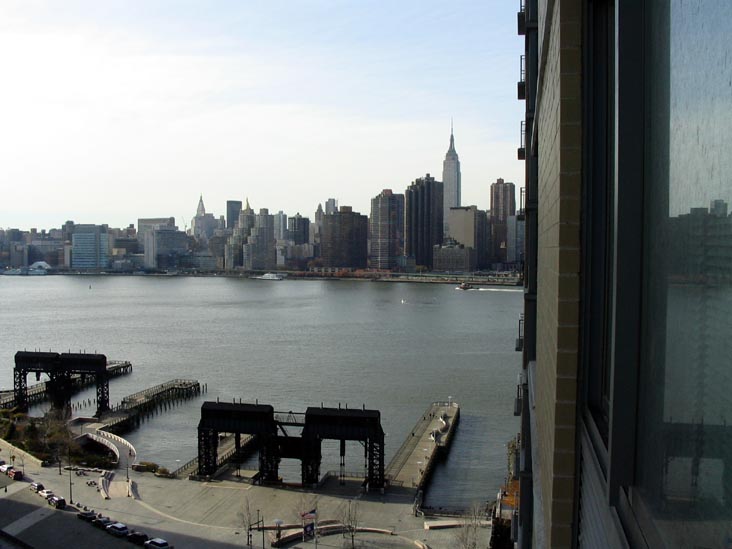 Manhattan Skyline From 18th Floor, Avalon Riverview North, 4-75 48th Avenue, Hunters Point, Long Island City, Queens, December 1, 2007