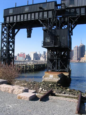 Gantry, Gantry Plaza State Park, Hunters Point, Long Island City, Queens, February 5, 2005