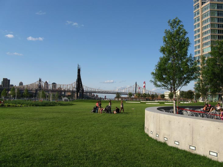 North Recreation and Interpretive Area, Gantry Plaza State Park, Hunters Point, Long Island City, Queens, July 14, 2009