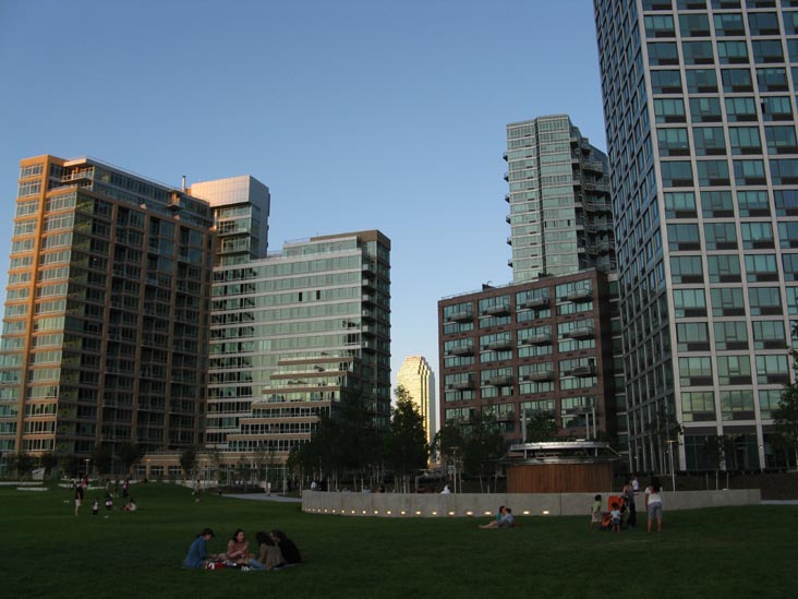 North Recreation and Interpretive Area, Gantry Plaza State Park, Hunters Point, Long Island City, Queens, July 14, 2009