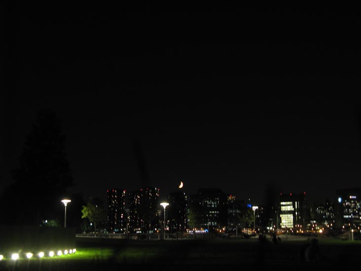 North Recreation and Interpretive Area, Gantry Plaza State Park, Hunters Point, Long Island City, Queens, August 25, 2009, 9:37 p.m.
