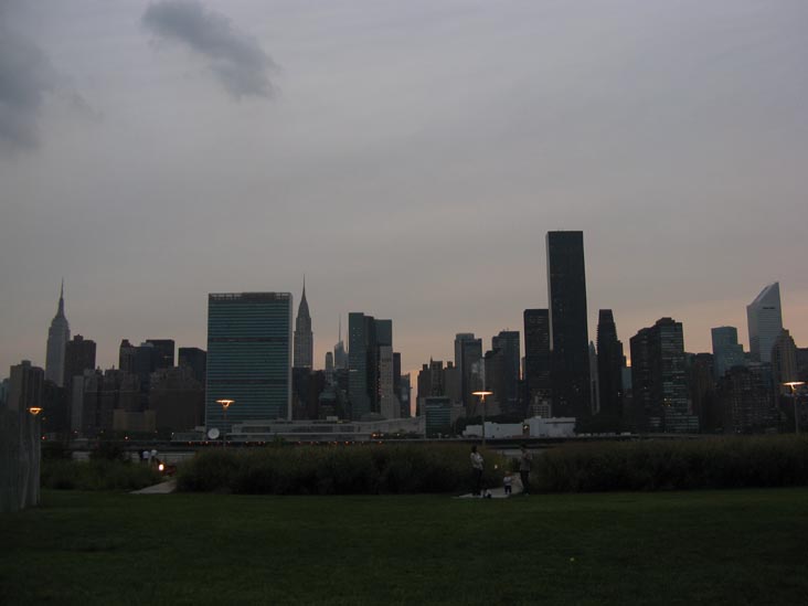 North Recreation and Interpretive Area, Gantry Plaza State Park, Hunters Point, Long Island City, Queens, September 8, 2009, 7:06 p.m.