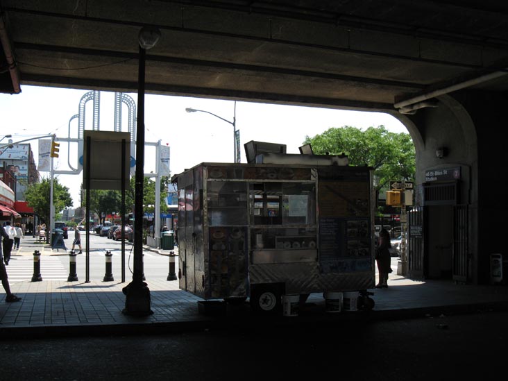 46th Street Station, Sunnyside, Queens, May 31, 2010