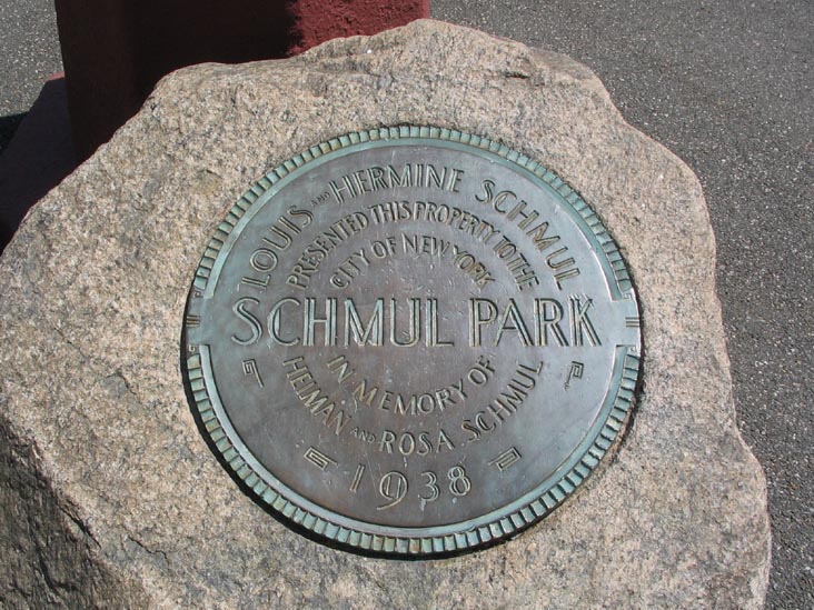 Memorial, Schmul Park, Travis, Staten Island