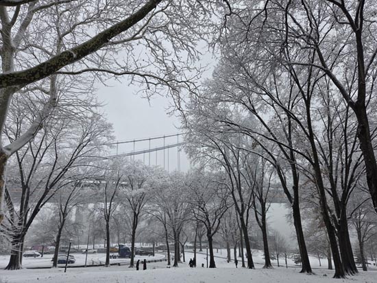 Astoria Park, Astoria, Queens, December 14, 2025, 10:34 a.m.