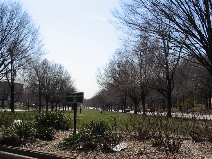 Mosholu Parkway at Van Cortlandt Avenue East, Bedford Park, The Bronx