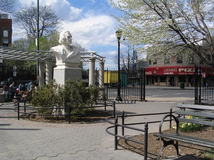 D'Auria-Murphy Triangle, Belmont, The Bronx