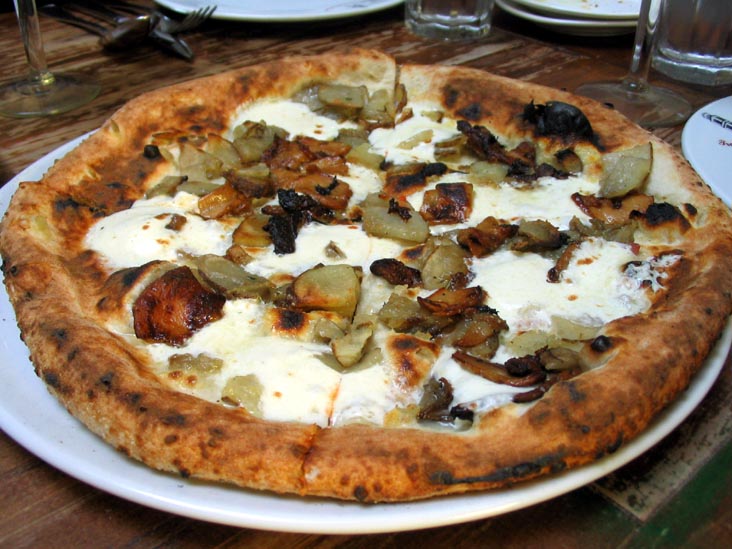 Patate E Porcini Pizza, Trattoria Zero Otto Nove, 2357 Arthur Avenue, Belmont, The Bronx