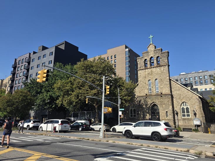 NYRR Bronx 10 Mile, Grand Concourse at East 202nd Street, The Bronx, September 14, 2025