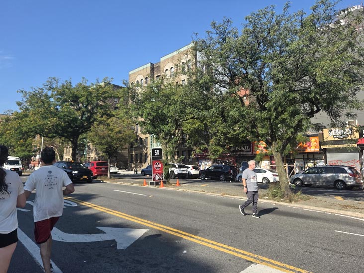 NYRR Bronx 10 Mile, Grand Concourse at East 198th Street, The Bronx, September 14, 2025