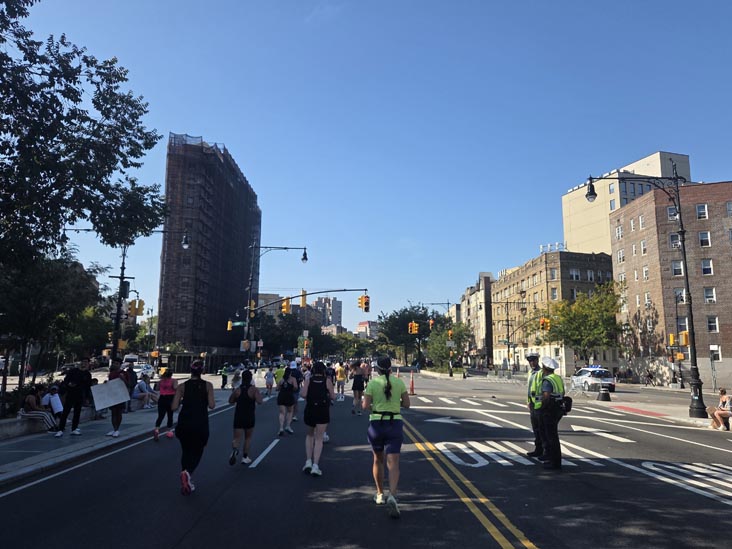 NYRR Bronx 10 Mile, Grand Concourse at East Tremont Avenue, The Bronx, September 14, 2025