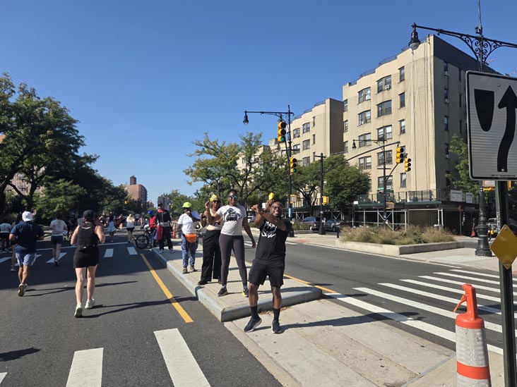 NYRR Bronx 10 Mile, Grand Concourse at Mt. Hope Place, The Bronx, September 14, 2025