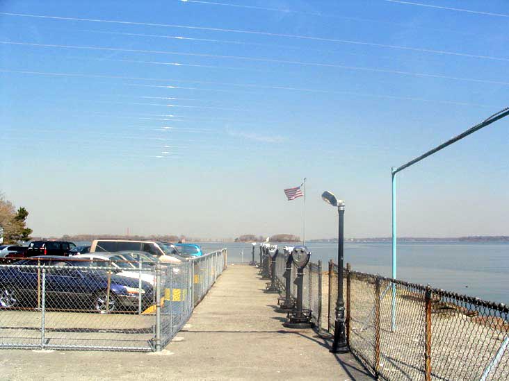 Long Island Sound, Johnny's Reef, 2 City Island Avenue, City Island, The Bronx