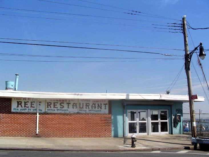 Johnny's Reef Restaurant, 2 City Island Avenue, City Island, The Bronx