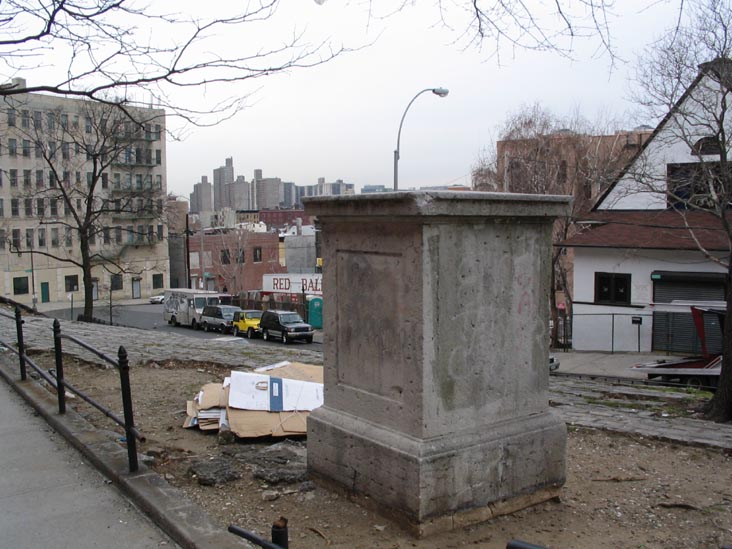 Monument, Hines Park, Morrisania, The Bronx