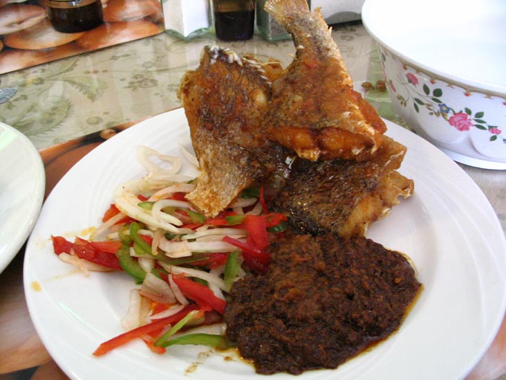 Fried Fish and Hot Sauce, Ebe Ye Yie, 2364 Jerome Avenue, University Heights, The Bronx