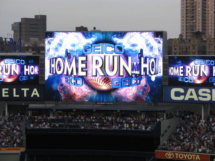 Yankees Home Run, Jumbotron, Terrace Suite Section 319, New York Yankees vs. Seattle Mariners, Yankee Stadium, The Bronx, July 1, 2009