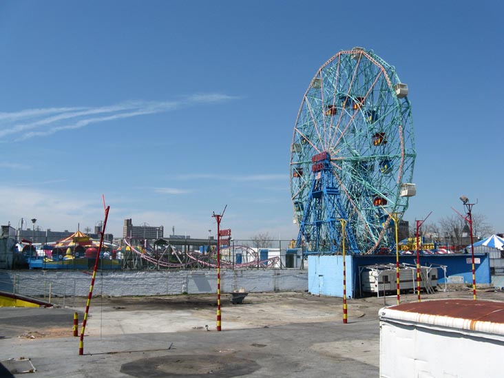 Wonder Wheel, Coney Island, Brooklyn, April 25, 2009