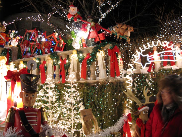 Dyker Heights Christmas Lights, Dyker Heights, Brooklyn, December 22, 2009