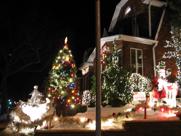 Dyker Heights Christmas Lights, Dyker Heights, Brooklyn, December 22, 2009