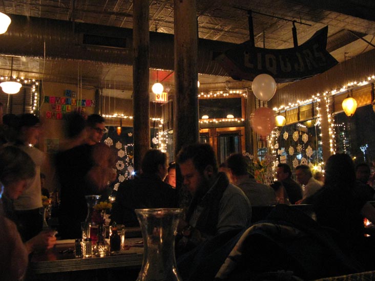 Enid's, 560 Manhattan Avenue, Greenpoint, Brooklyn, November 22, 2008