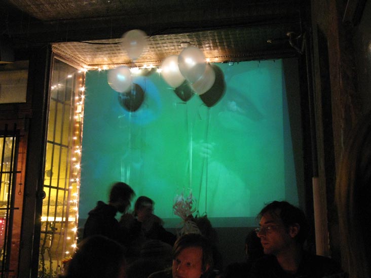 Enid's, 560 Manhattan Avenue, Greenpoint, Brooklyn, November 22, 2008