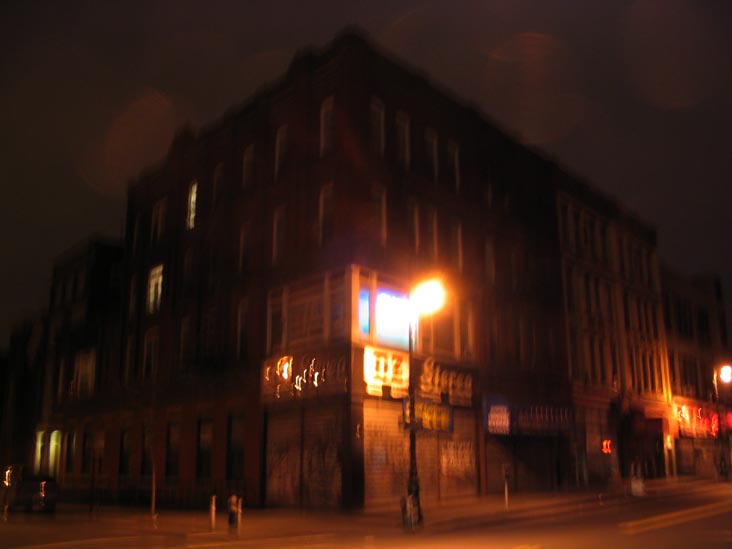 DZ Stereo, Manhattan Avenue and Noble Street, NW Corner, Greenpoint, Brooklyn, March 27, 2004