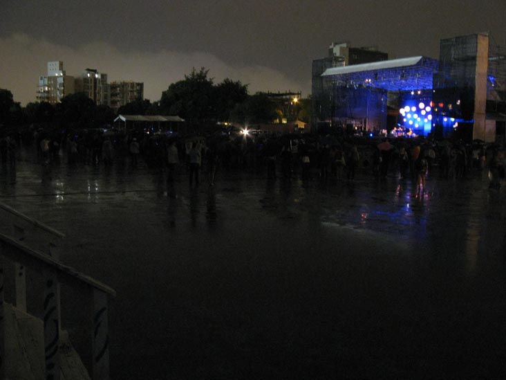 Regina Spektor Encore, McCarren Park Pool, McCarren Park, Greenpoint, Brooklyn, August 15, 2008