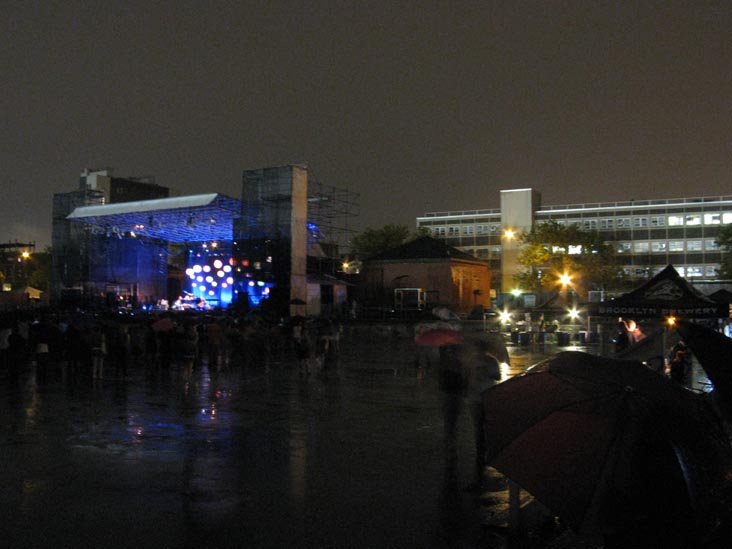 Regina Spektor Encore, McCarren Park Pool, McCarren Park, Greenpoint, Brooklyn, August 15, 2008