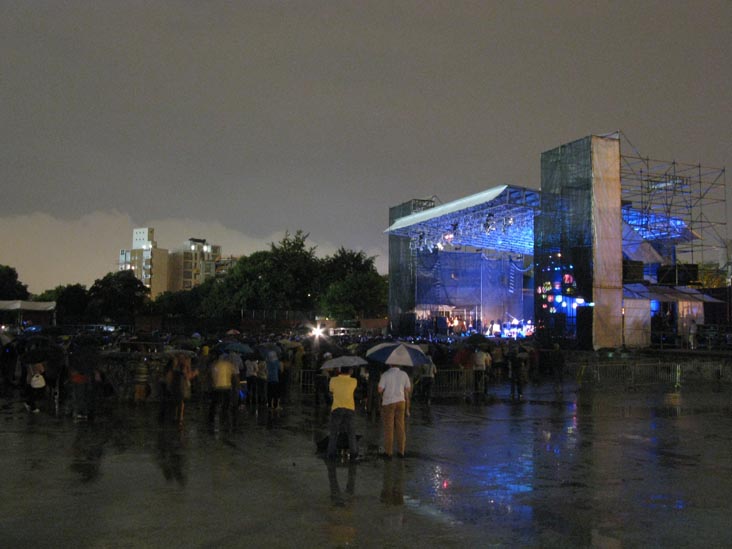 Regina Spektor Encore, McCarren Park Pool, McCarren Park, Greenpoint, Brooklyn, August 15, 2008