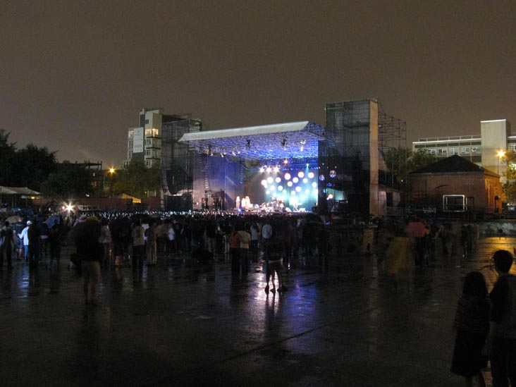 Regina Spektor Encore, McCarren Park Pool, McCarren Park, Greenpoint, Brooklyn, August 15, 2008