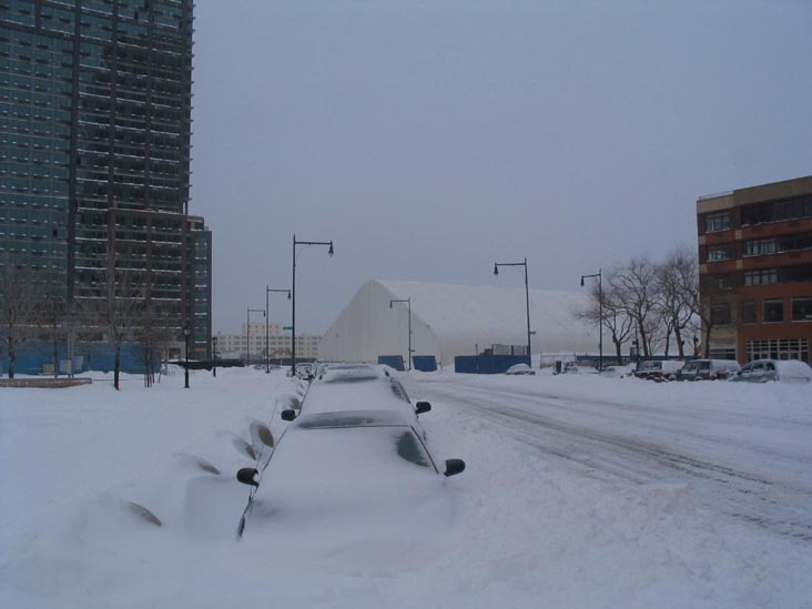 Center Boulevard, Gantry Plaza State Park, Hunters Point, Long Island City, Queens, February 12, 2006, 4:55 p.m.