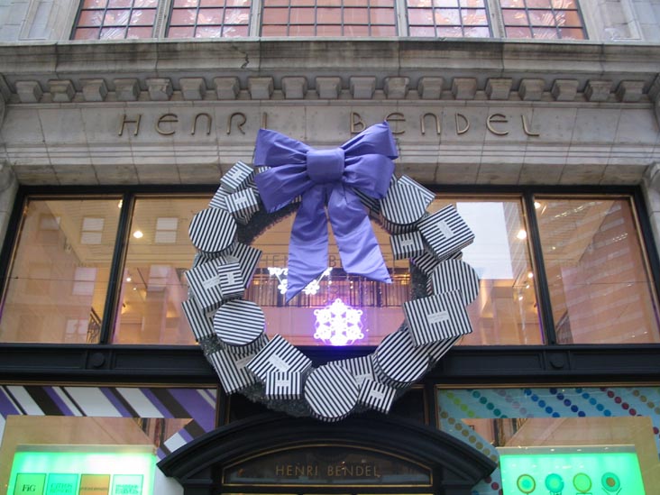 Henri Bendel, 712 Fifth Avenue Between 55th and 56th Streets, Midtown Manhattan, January 2, 2006