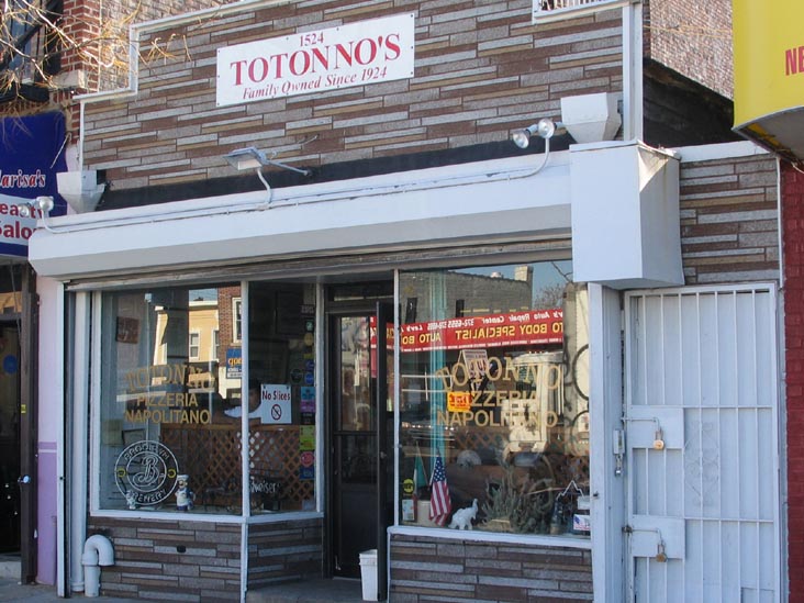 Totonno's, 1524 Neptune Avenue, Coney Island, Brooklyn