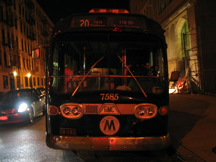 Vintage MTA Bus, Lexington Avenue, East Harlem, Manhattan, October 26, 2006