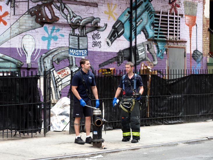 21st Street and Seventh Avenue, NE Corner, Manhattan, June 1, 2008