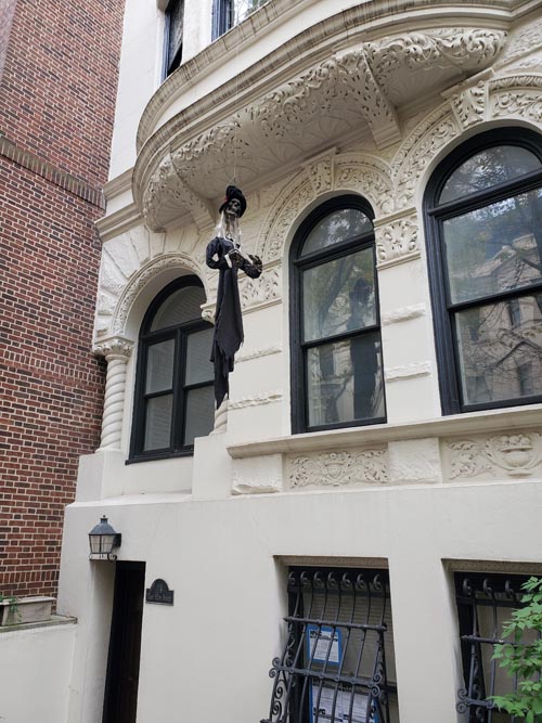 Halloween Decorations, Upper East Side, Manhattan, October 17, 2022