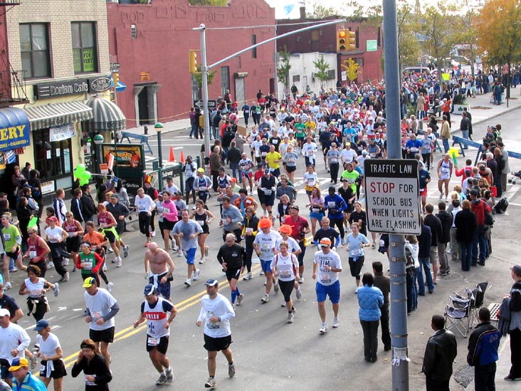 2006 New York City Marathon, Vernon Boulevard, Hunters Point, Long Island City, Queens, November 5, 2006, 12:43 p.m.