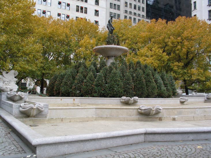 Pulitzer Fountain, Grand Army Plaza, Manhattan, November 22, 2004