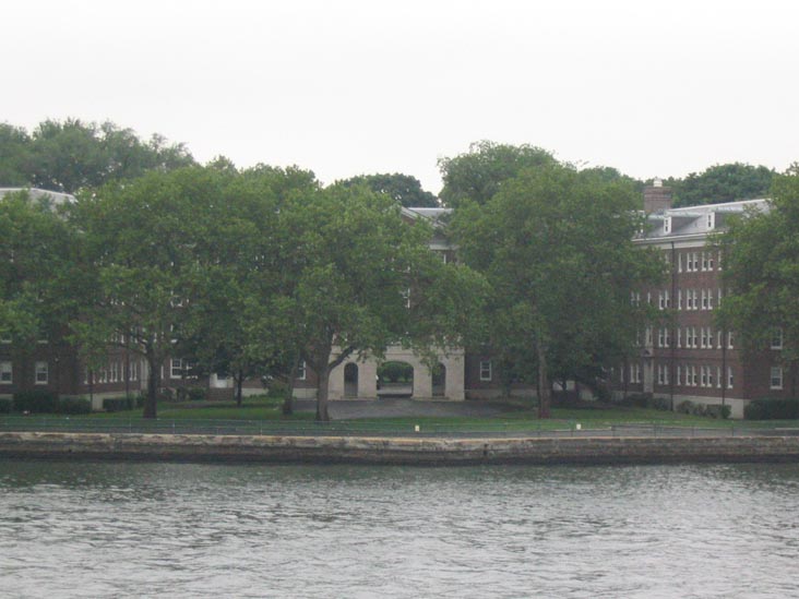Governors Island Waterfront, Buttermilk Channel, May 26, 2004
