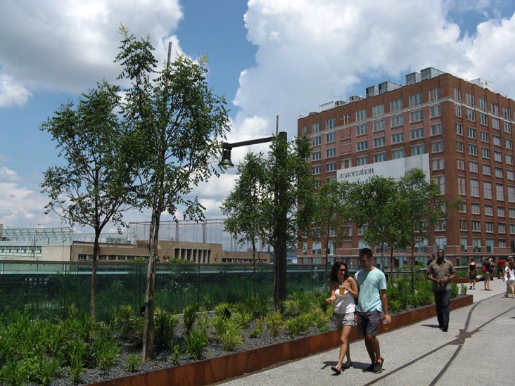 High Line At 14th Street, Manhattan