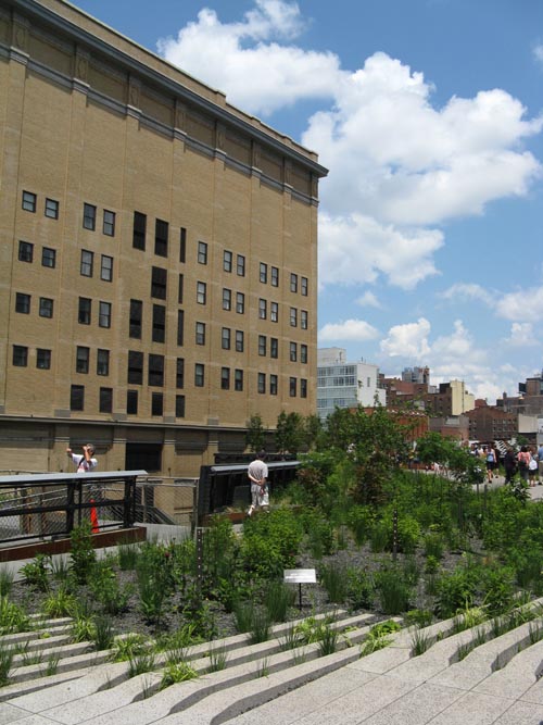 High Line At 16th Street, Manhattan
