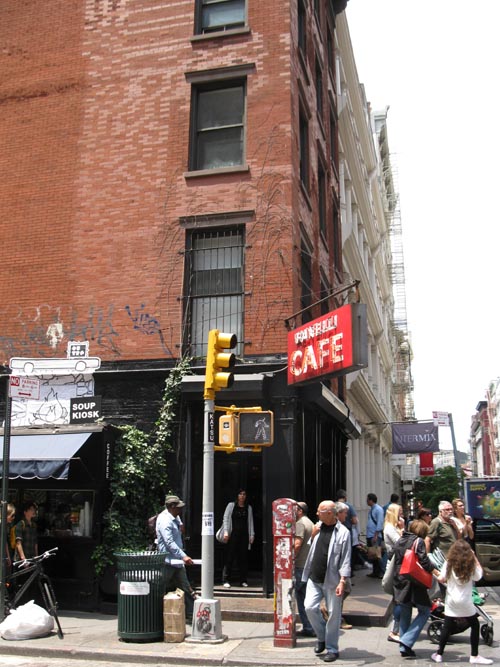 Fanelli's Cafe, 94 Prince Street at Mercer Street, SoHo, Lower Manhattan