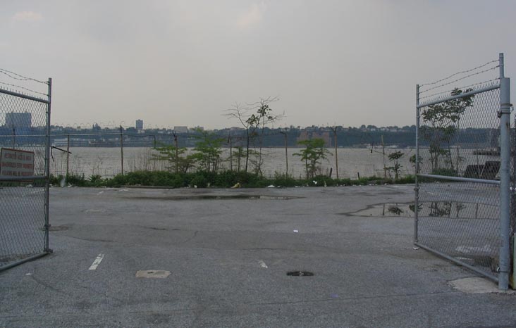 Parking Lot, 34th Street at the Hudson River, Midtown Manhattan